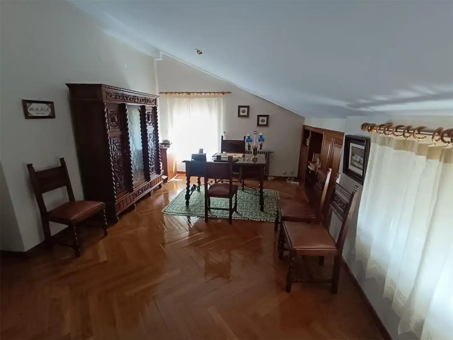 Sala d'estar de Pis en venda en Ciudad Rodrigo amb Jardí privat, Piscina i Moblat