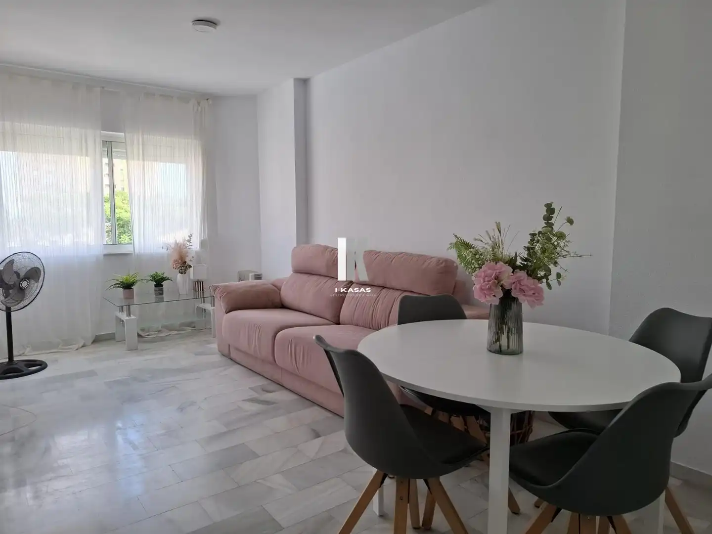 Apartamento con ascensor en alquiler en INGENIERO ANGEL MAYO, imagen 4