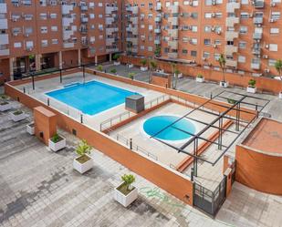 Piscina de Pis en venda en  Sevilla Capital amb Aire condicionat, Jardí privat i Balcó