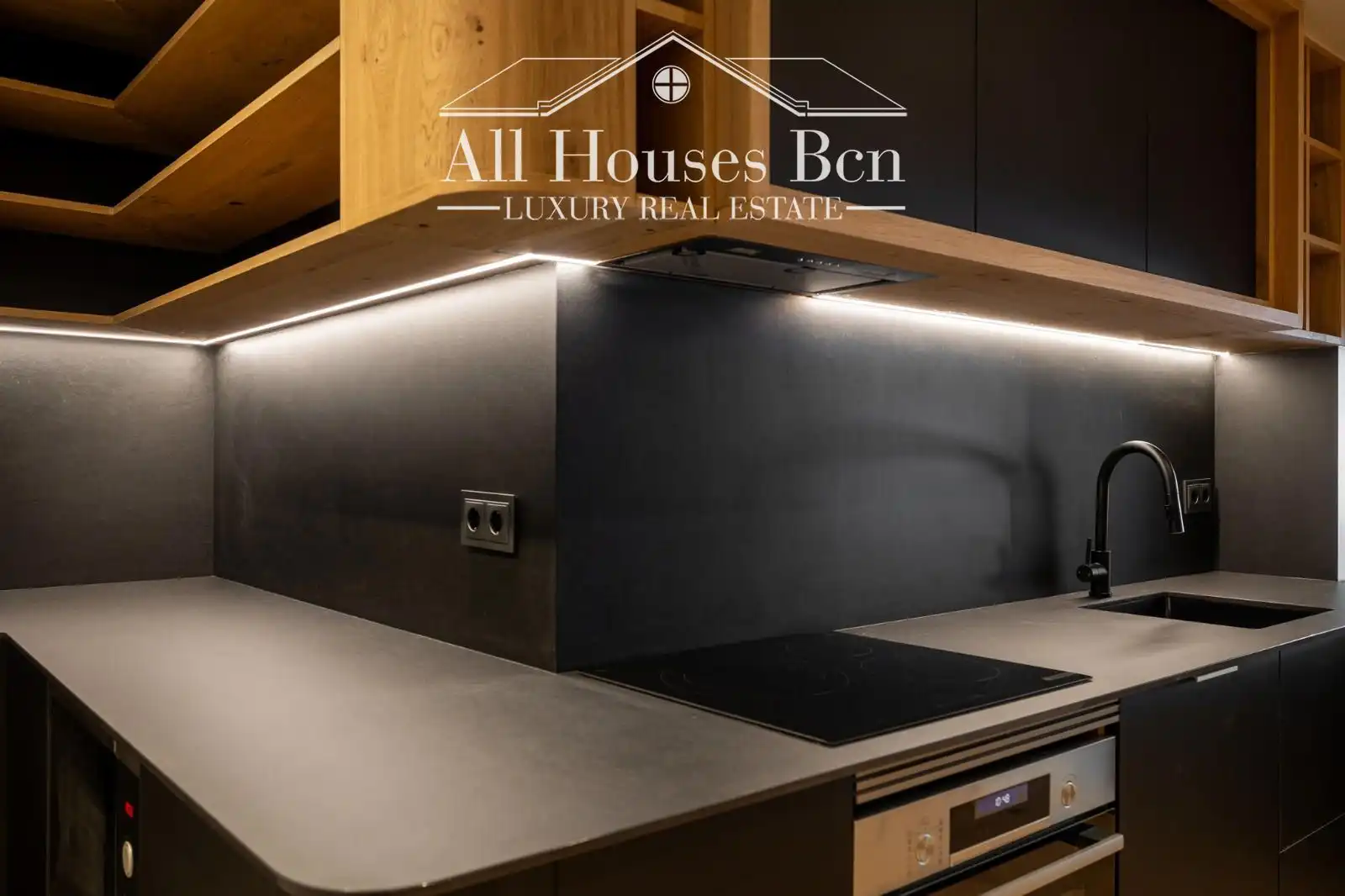 Kitchen of Flat for sale in Barcelona  with Air Conditioner, Heating and Parquet flooring
