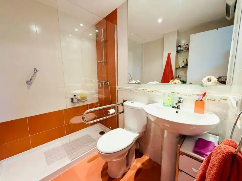 Baño de Piso en venta en Las Rozas de Madrid con Aire acondicionado, Calefacción y Parquet