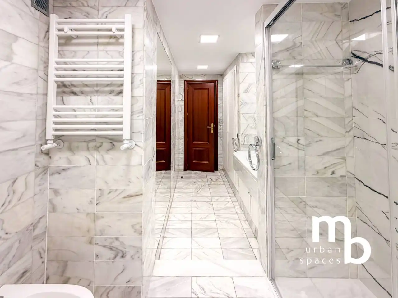 Bathroom of Flat for rent in Fuencarral - El Pardo