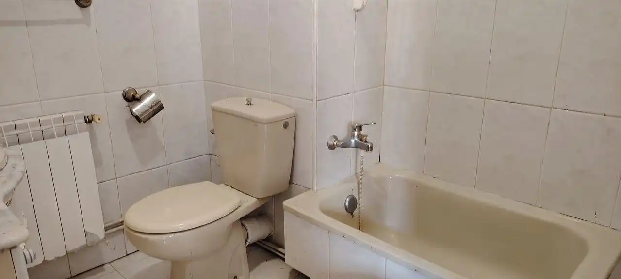 Badezimmer von Wohnung zum Verkauf in Vigo  mit Möbliert