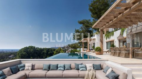 Exclusiva villa ibizenca con vistas al mar en venta en Benissa
