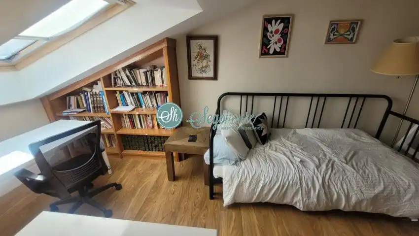 Dormitori de Pis en venda en Segovia amb Calefacció, Parquet i Terrassa