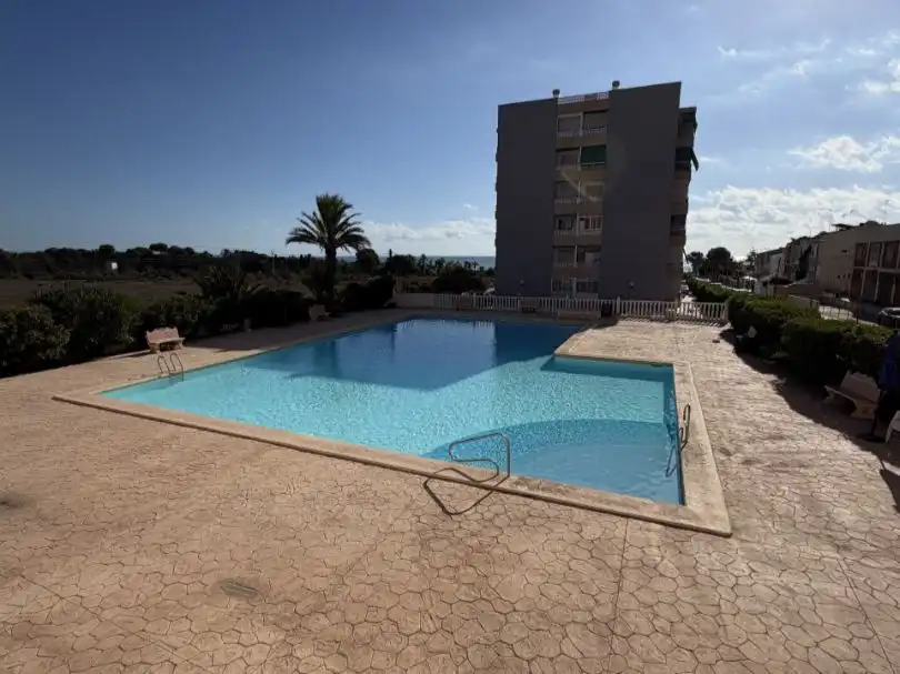 Piscina de Piso en venta en Torrevieja con Aire acondicionado y Terraza