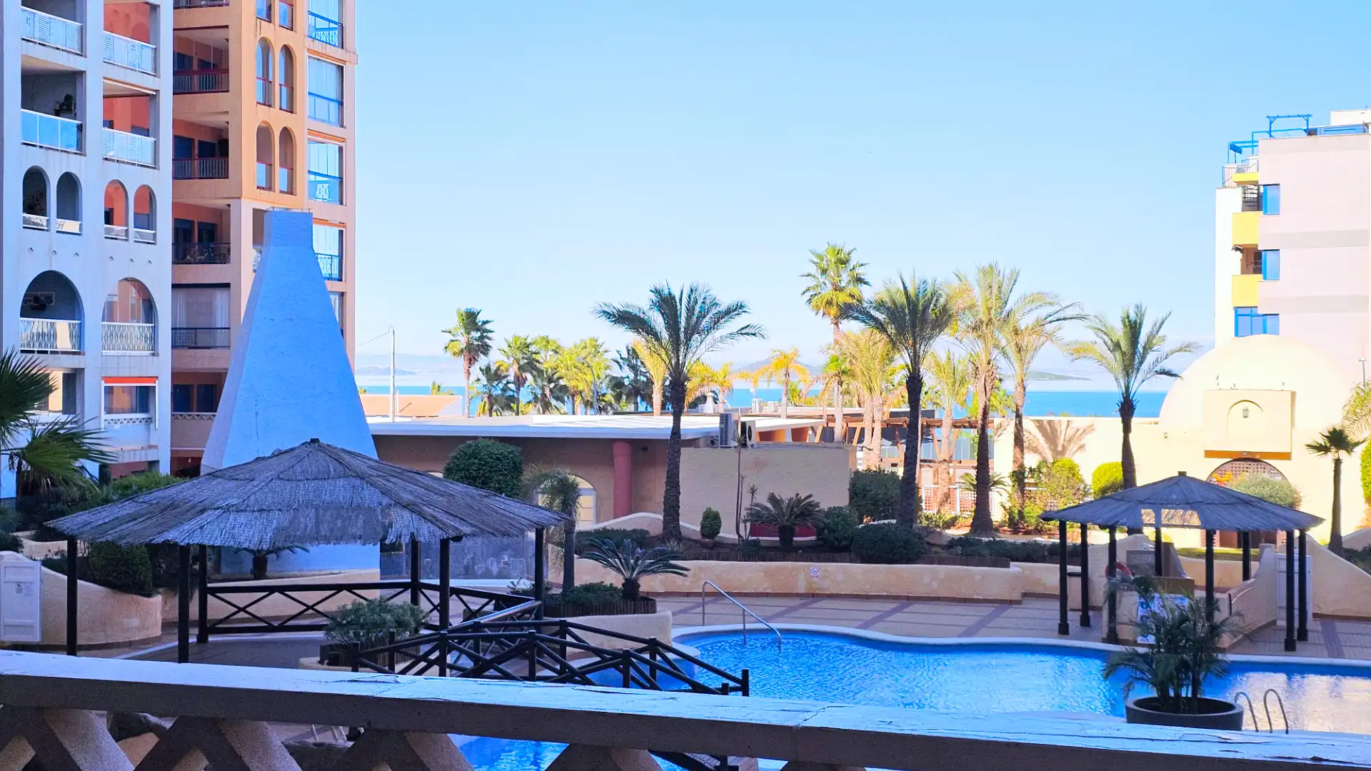 Swimming pool of Flat for sale in Cartagena  with Air Conditioner, Heating and Oven