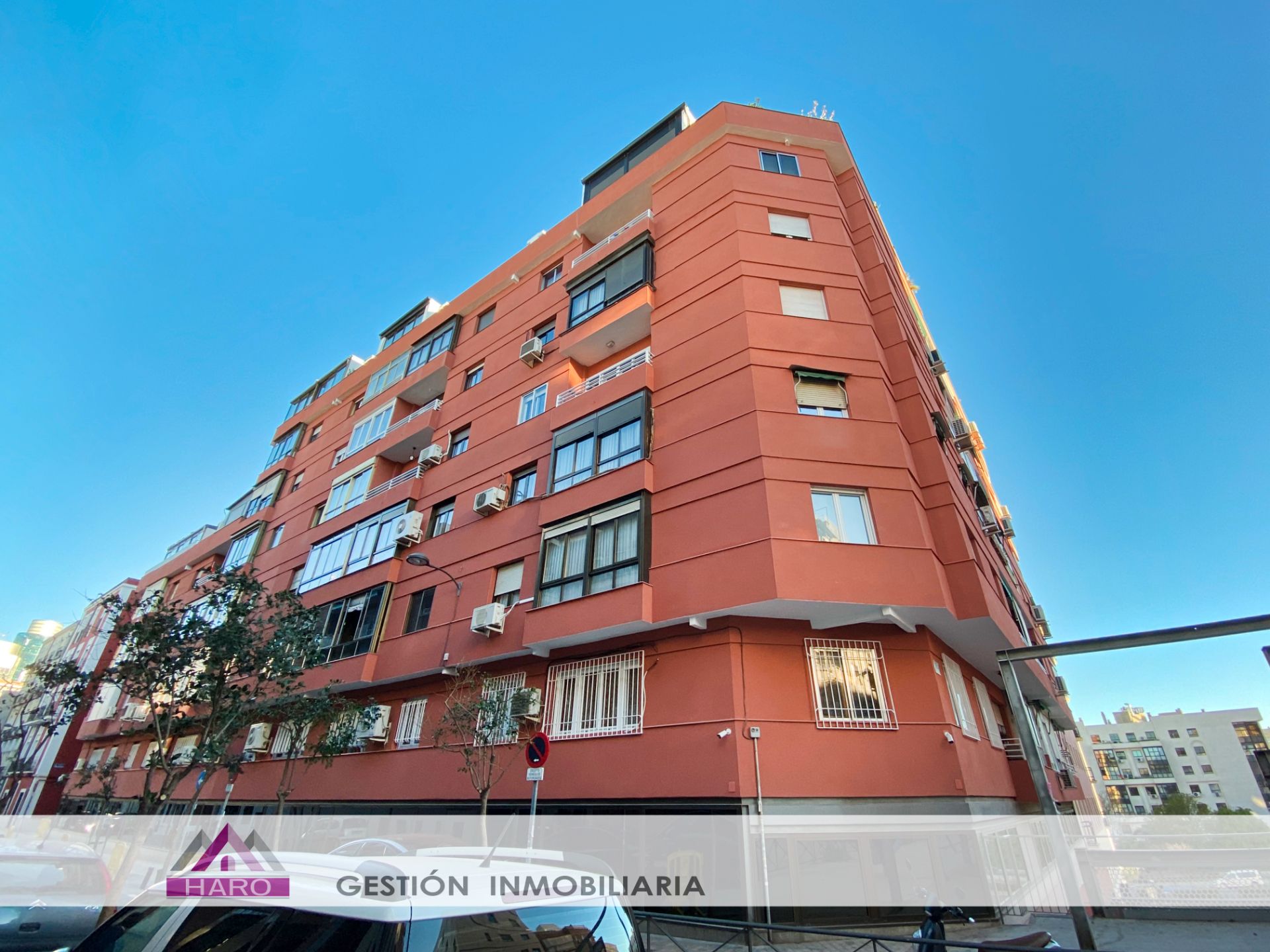 Exterior view of Attic to rent in  Madrid Capital  with Air Conditioner, Terrace and Oven