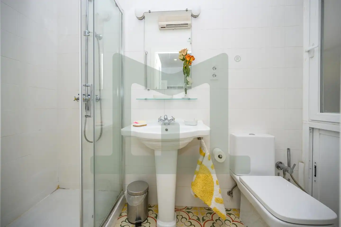 Badezimmer von Wohnung zur Miete in Madrid mit Klimaanlage, Heizung und Terrasse
