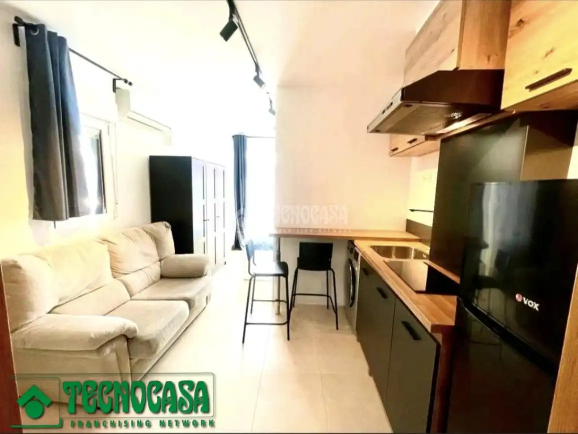 Sala de estar de Estudio en venta en Casarrubios del Monte con Aire acondicionado, Calefacción y Parquet