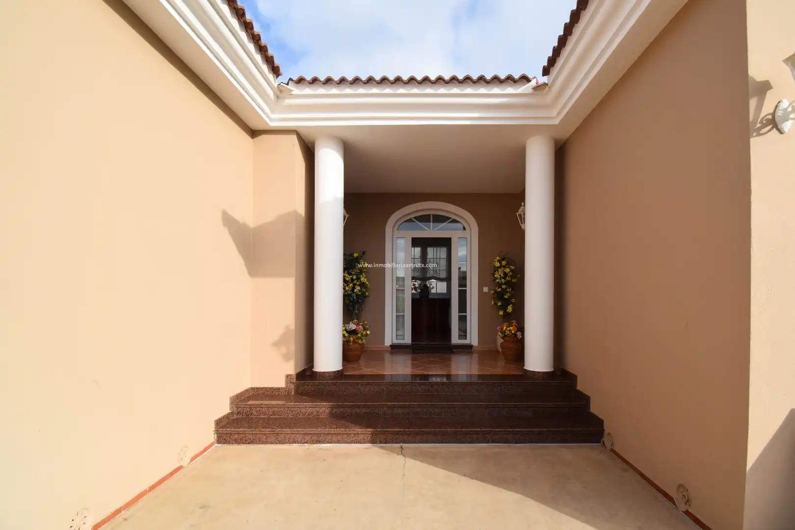 Chalet con piscina en venta en Cala en Blanes, imagen 2