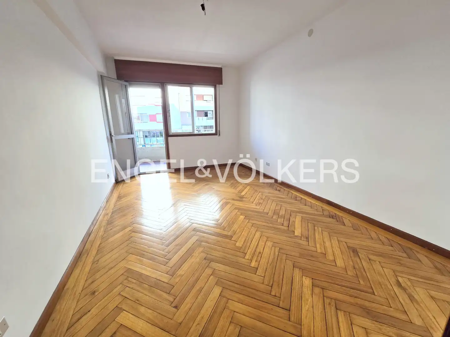 Piso con terraza en venta en Centro Urbano