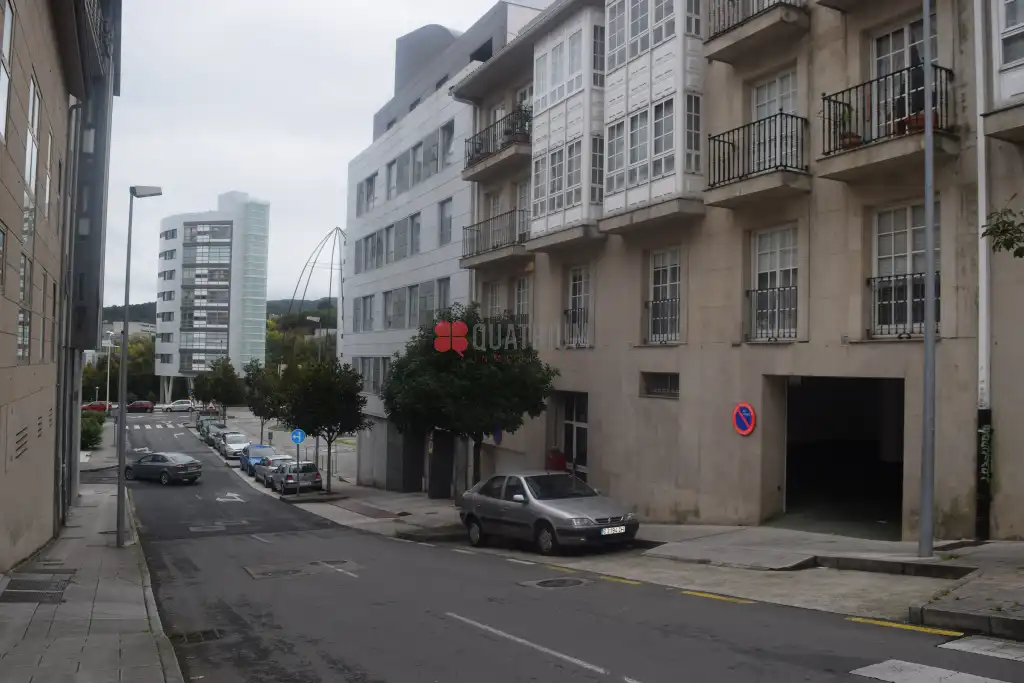 Aparcament de lloguer a Rúa de Manuel Caeiro Quintás