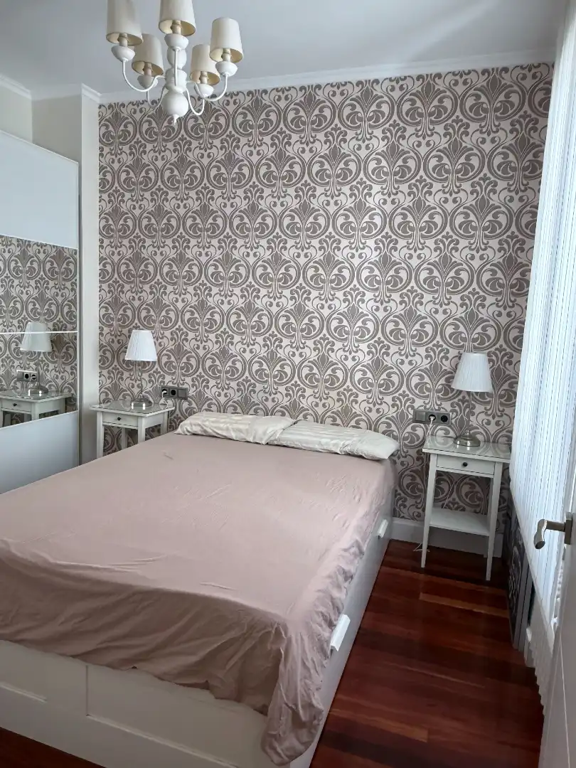 Schlafzimmer von Wohnung zur Miete in Bilbao  mit Heizung, Möbliert und Ofen