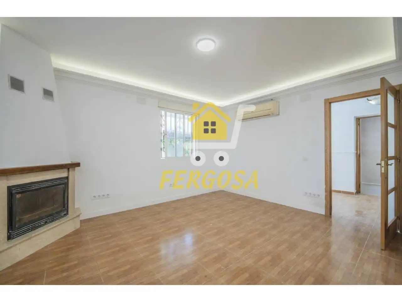 Casa adosada en venda en Las Ventas de Retamosa amb Jardí privat, Terrassa i Piscina