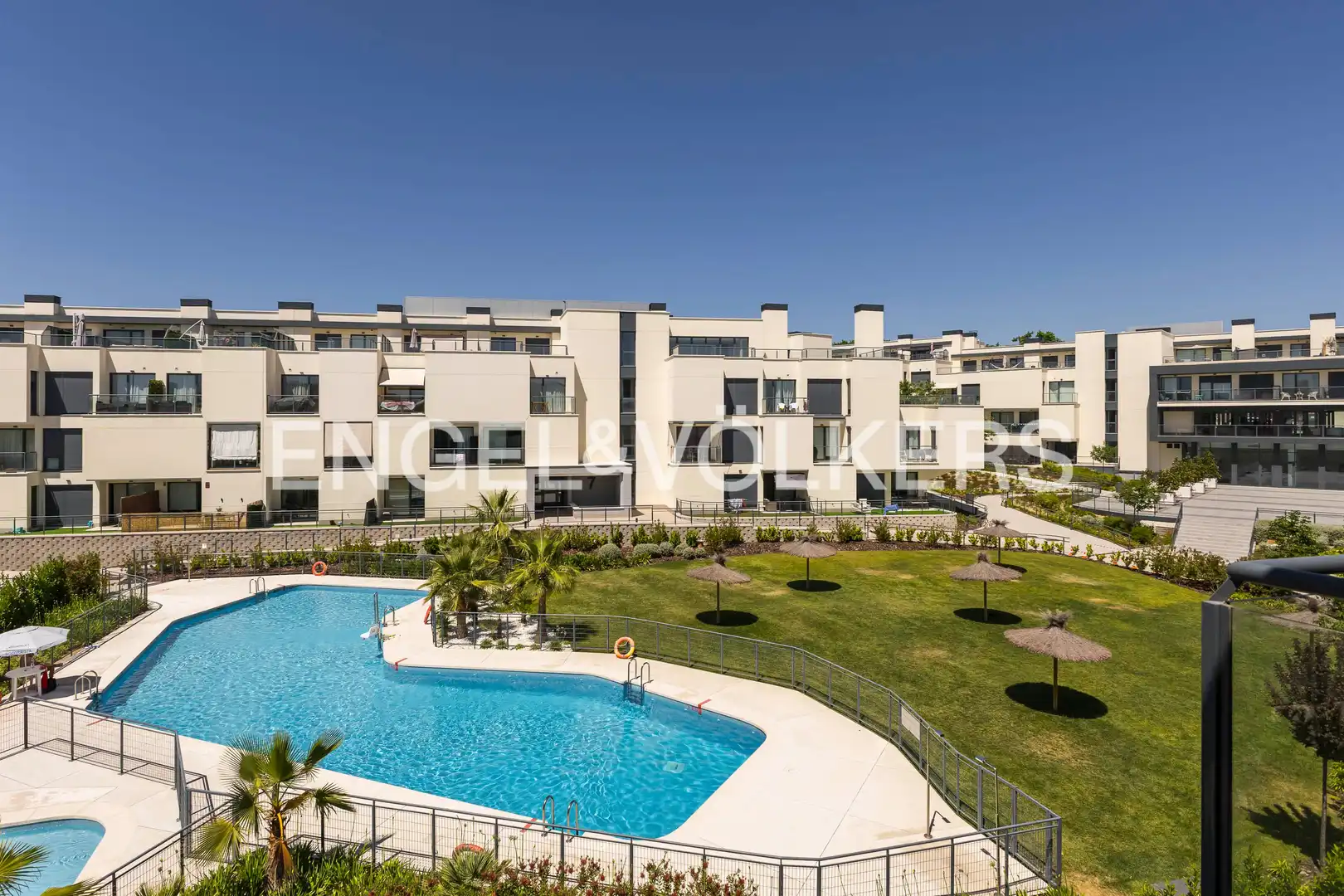 Exterior view of Flat for rent in San Sebastián de los Reyes  with Air Conditioner, Heating and Terrace