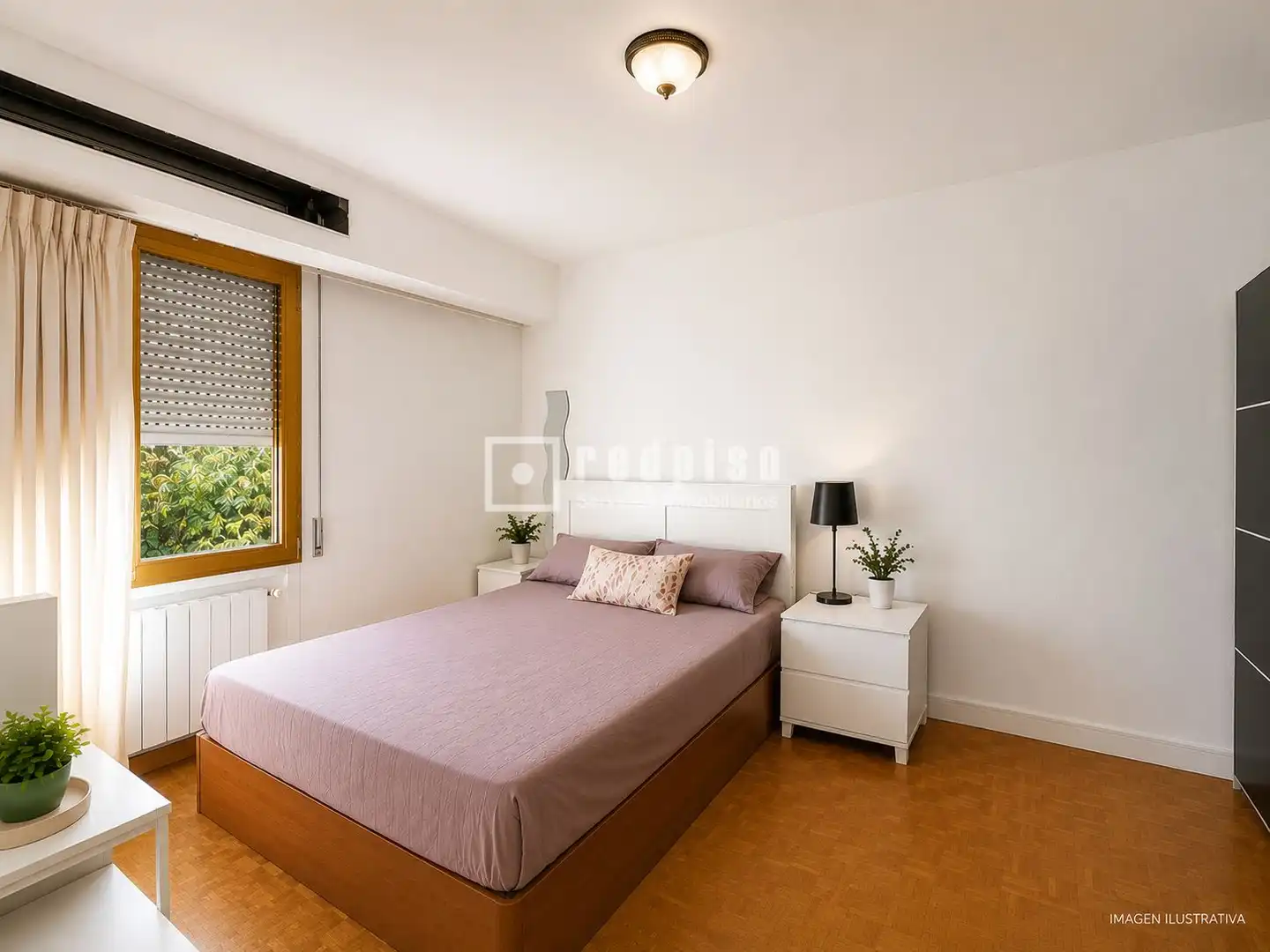 Bedroom of Flat for sale in Barcelona