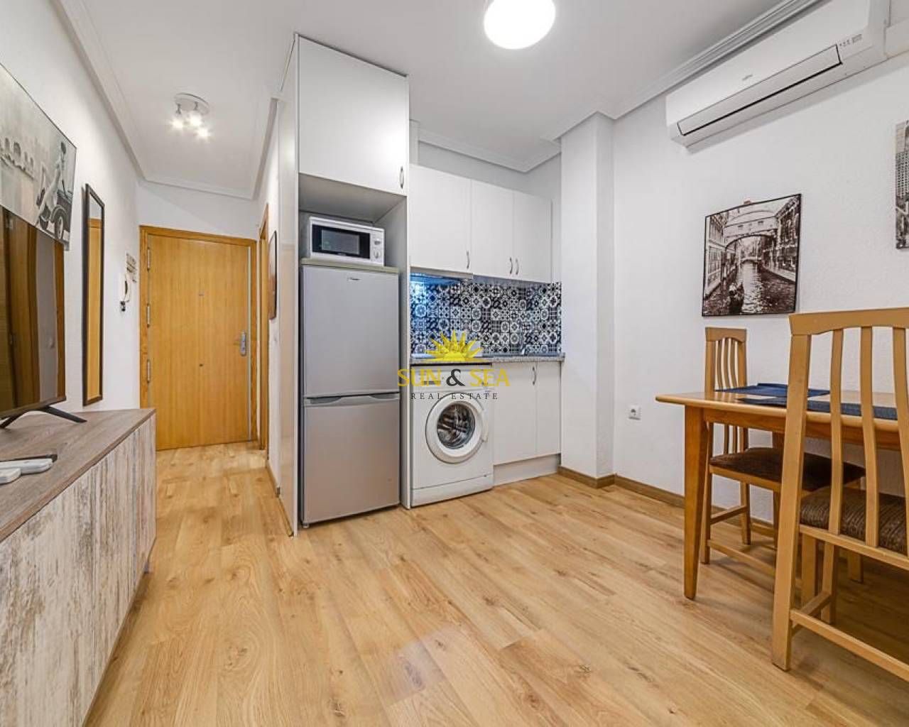 Kitchen of Flat to rent in Torrevieja  with Air Conditioner, Heating and Parquet flooring