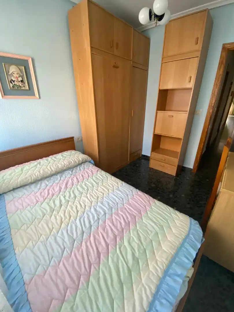 Schlafzimmer von Wohnungen zur Miete in Albacete mit Klimaanlage, Heizung und Möbliert