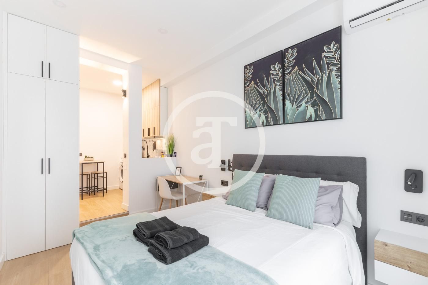 Dormitori de Estudi de lloguer en  Madrid Capital amb Aire condicionat, Moblat i Rentadora