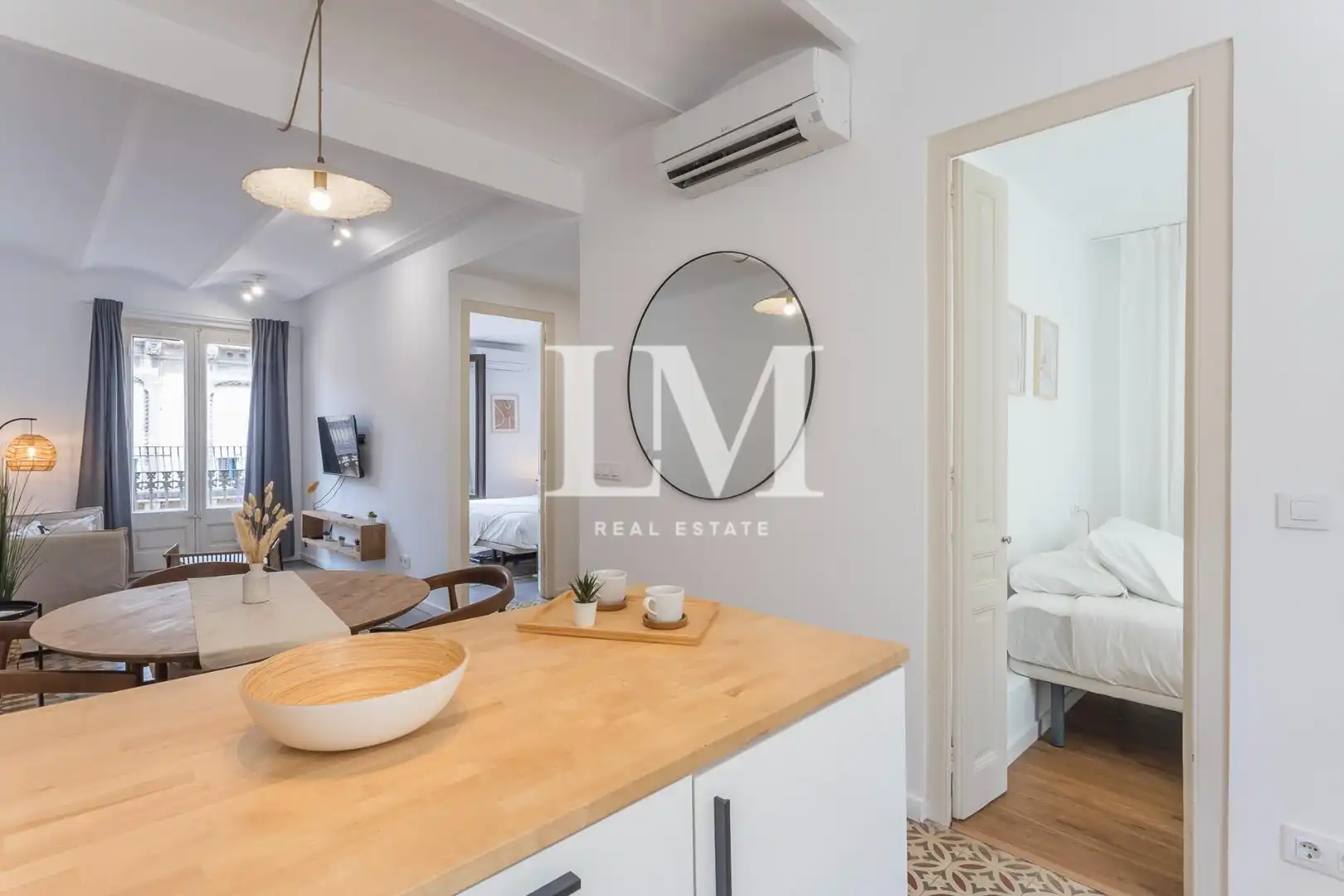Dormitori de Apartament de lloguer en Barcelona amb Aire condicionat, Calefacció i Moblat