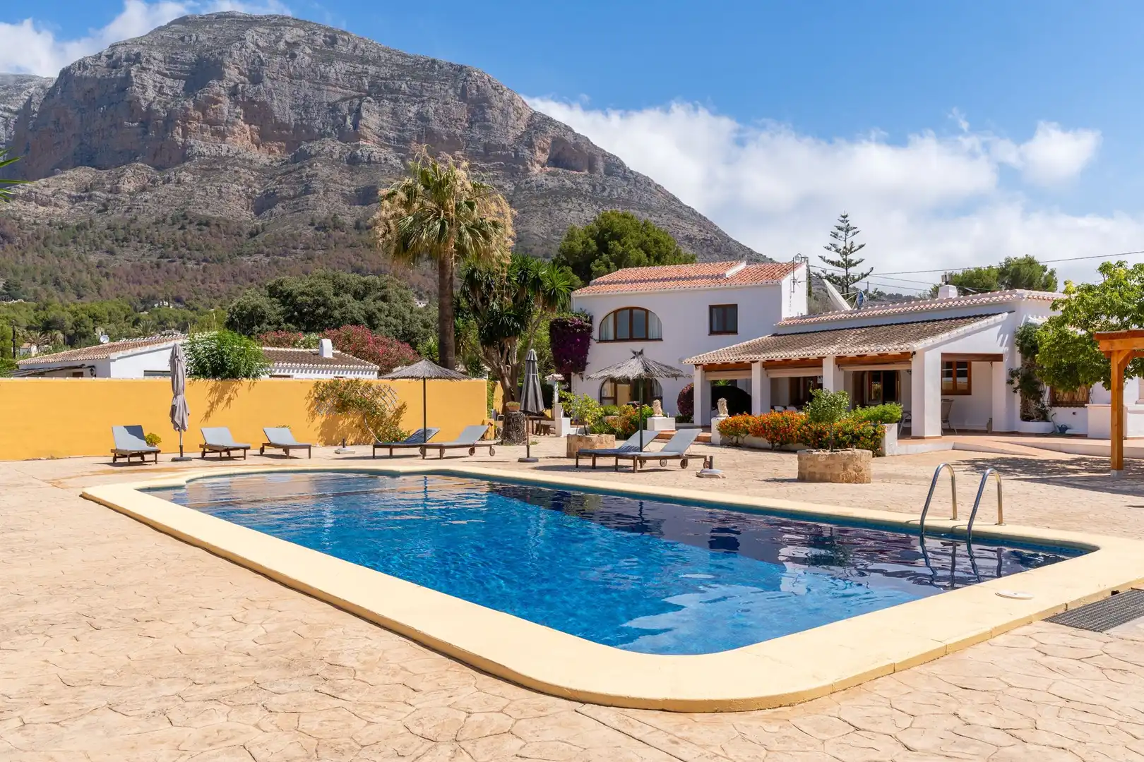 Exterior view of Houses for sale in Jávea / Xàbia  with Air Conditioner, Heating and Private garden