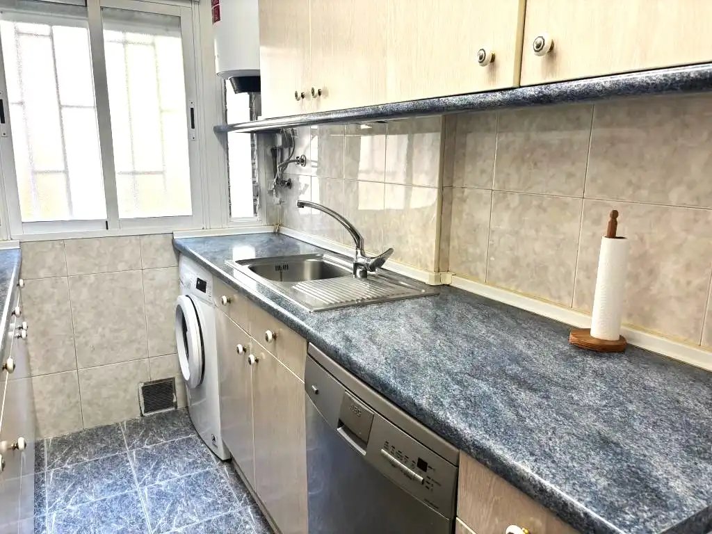 Cocina de Piso en venta en Madrid con Calefacción