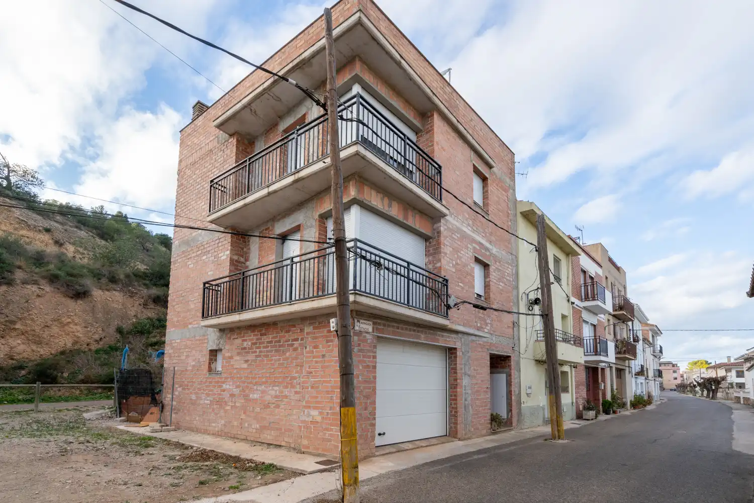 Vista exterior de Casa adosada en venda en Aldover amb Aire condicionat, Calefacció i Terrassa