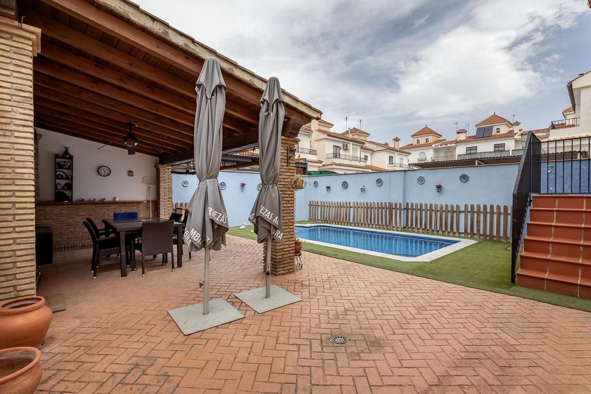 Piscina de Casa o chalet en venta en Santa Fe con Aire acondicionado, Calefacción y Terraza