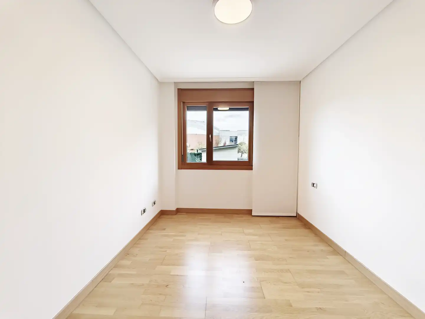 Habitación de Piso en venta en  Logroño con Aire acondicionado, Calefacción y Jardín privado