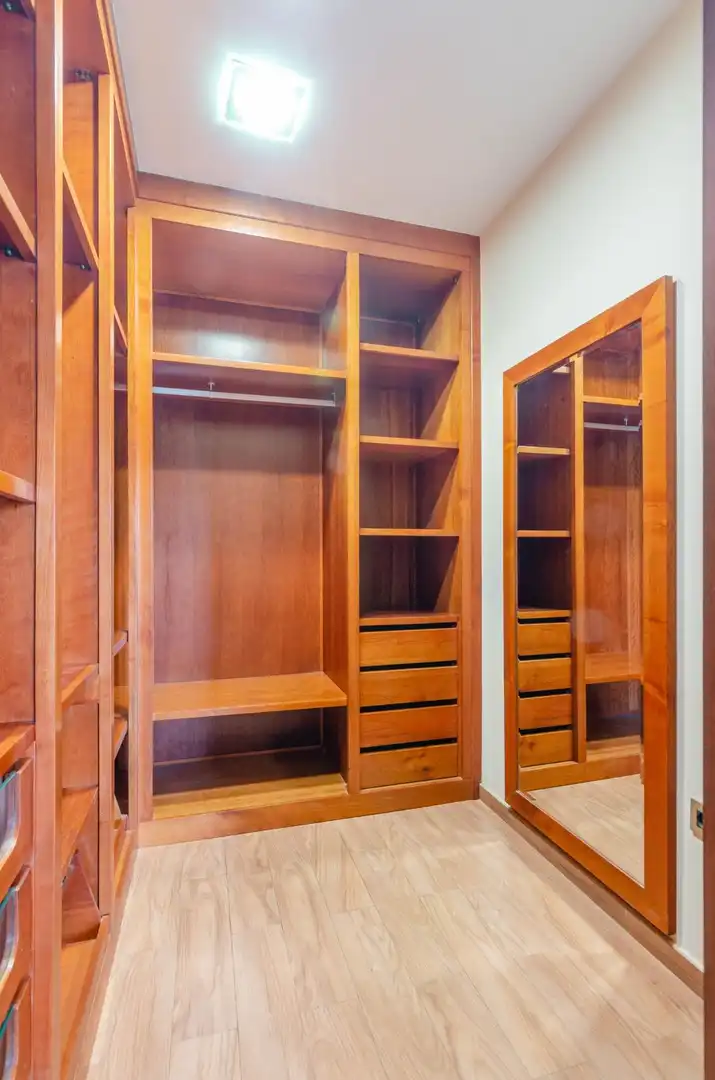 Habitación de Casa o chalet en venta en Santo Adriano con Calefacción, Piscina y Alarma