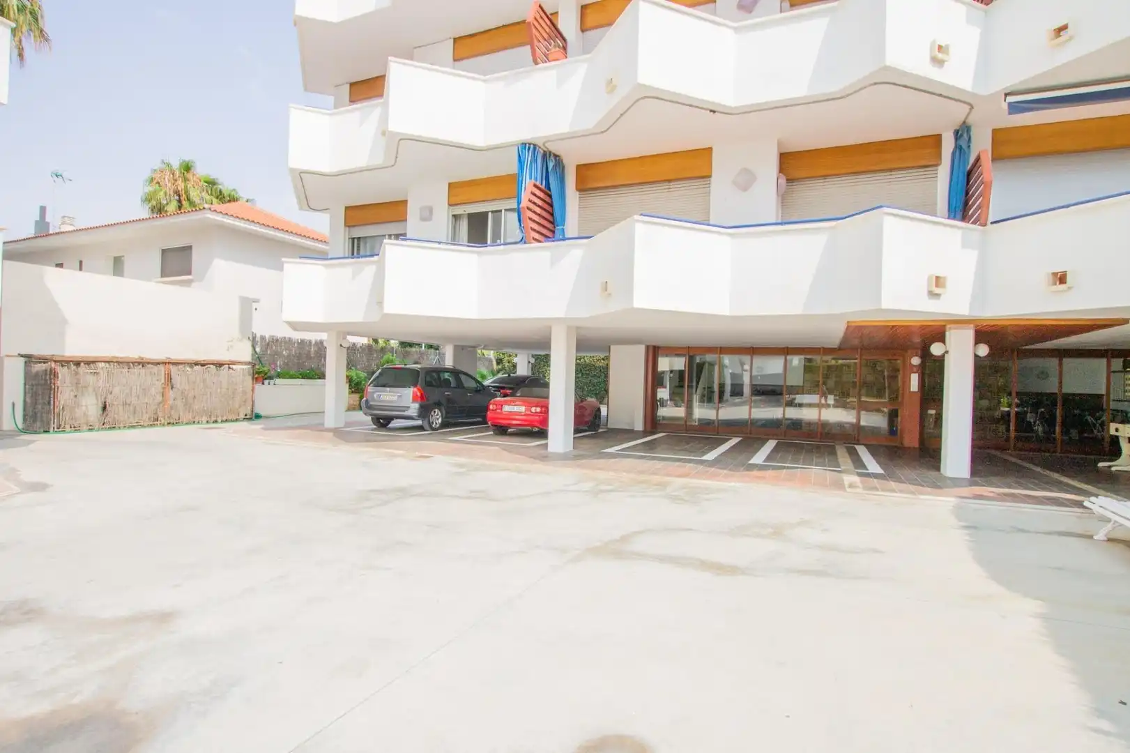 Vista exterior de Pis en venda en Sitges amb Jardí privat, Terrassa i Balcó