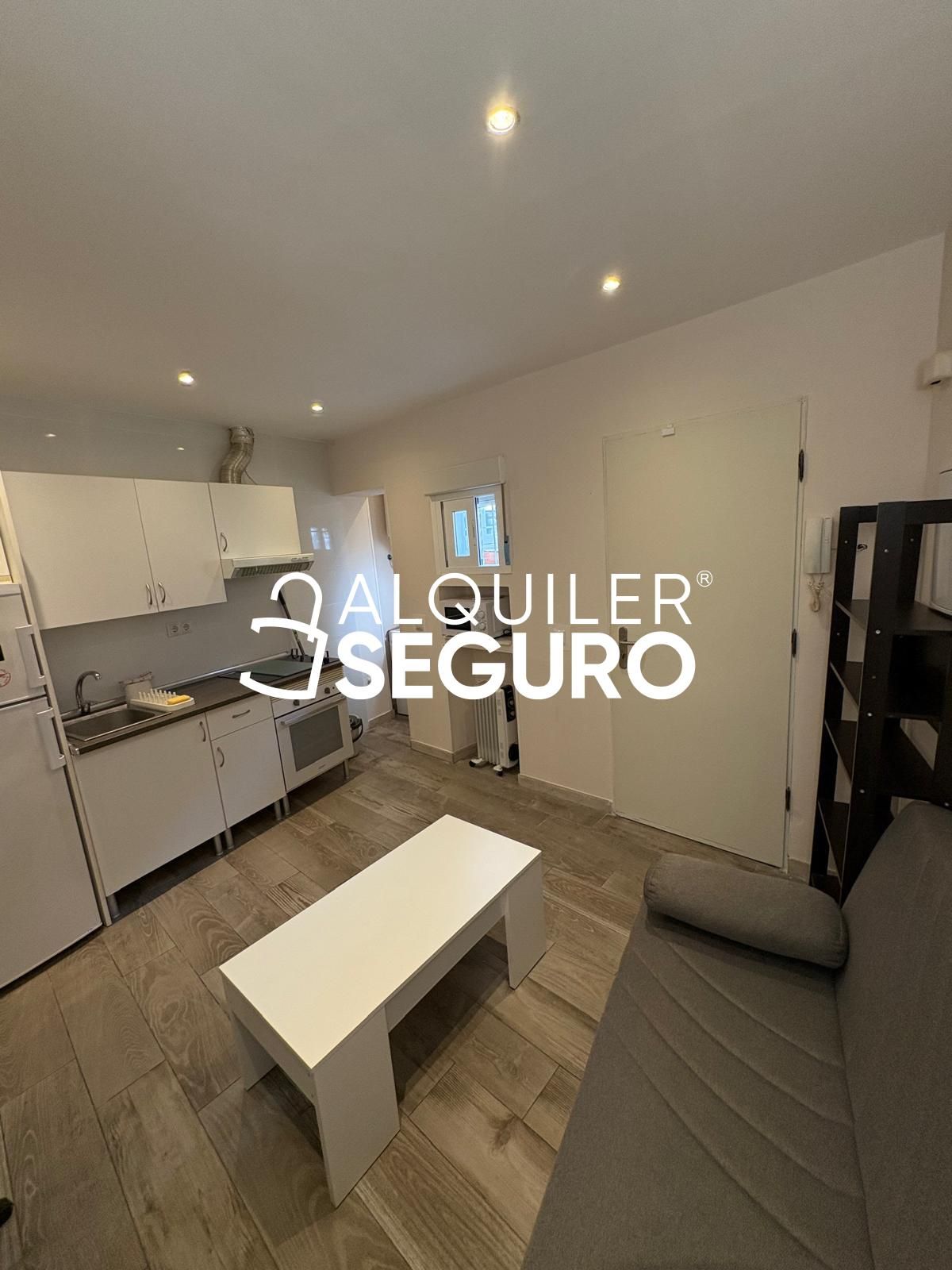 Cocina de Piso de alquiler en  Madrid Capital con Calefacción y Amueblado