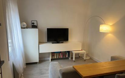 Sala d'estar de Pis en venda en  Barcelona Capital amb Calefacció i Parquet