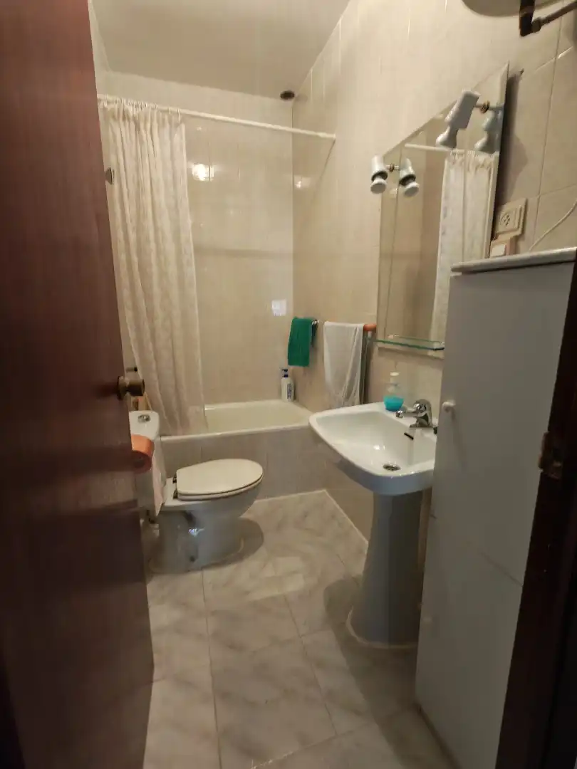 Baño de Casa o chalet en venta en Buenache de Alarcón con Amueblado, Lavadora y TV