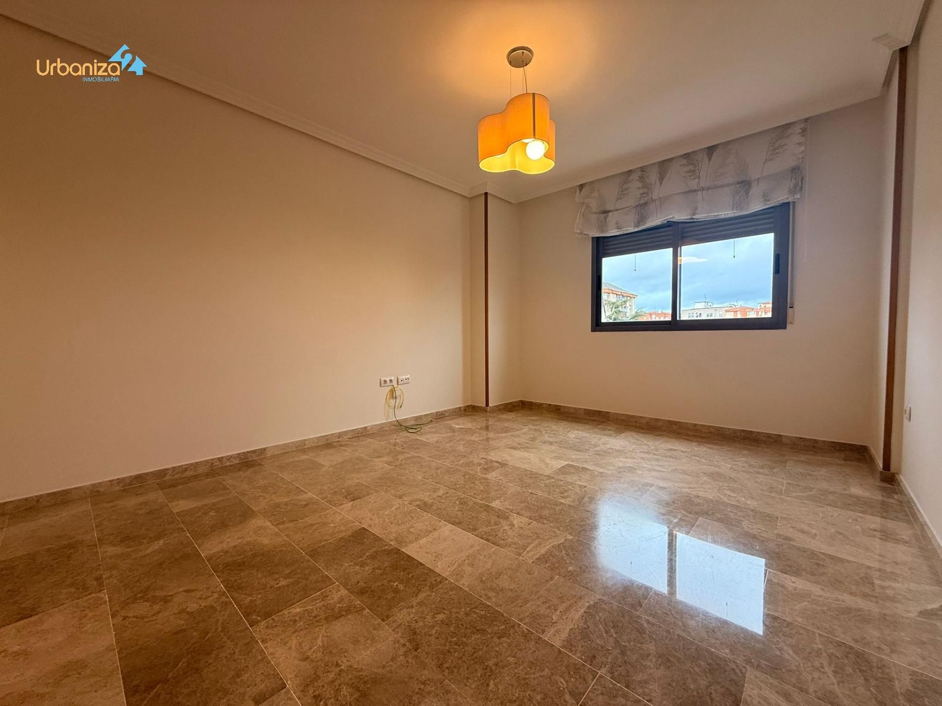 Bedroom of Flat to rent in Badajoz Capital  with Air Conditioner and Heating