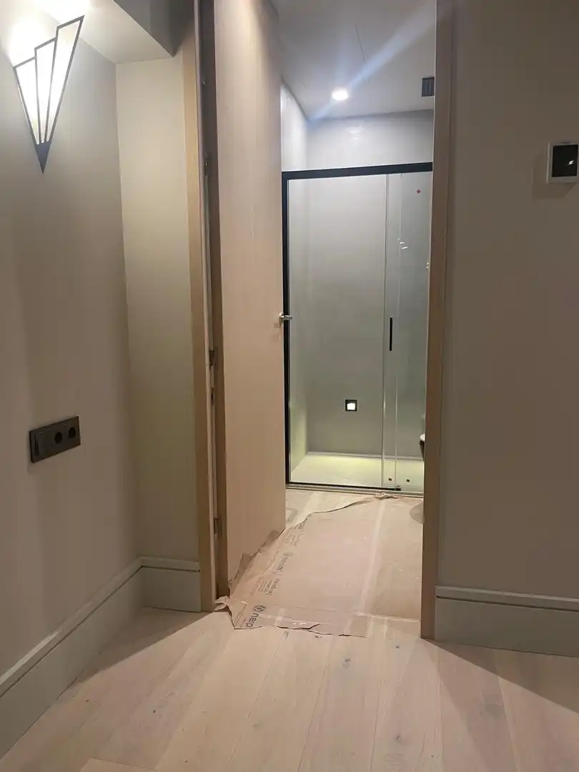 Bathroom of Office for sale in Barcelona  with Air Conditioner and Heating