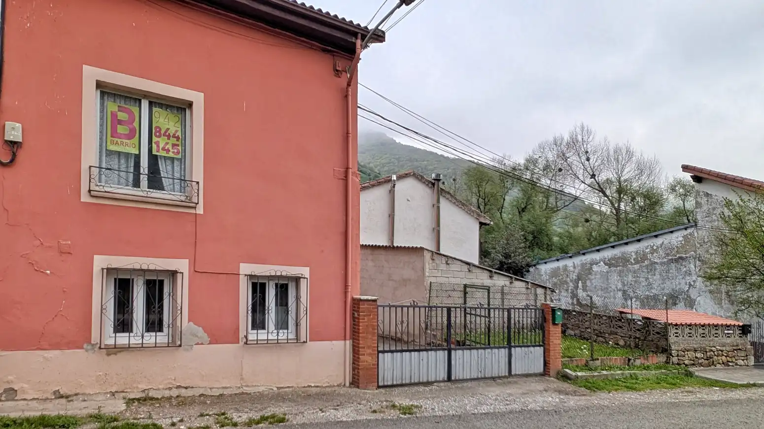 Vista exterior de Casa o xalet en venda en Santiurde de Reinosa amb Calefacció