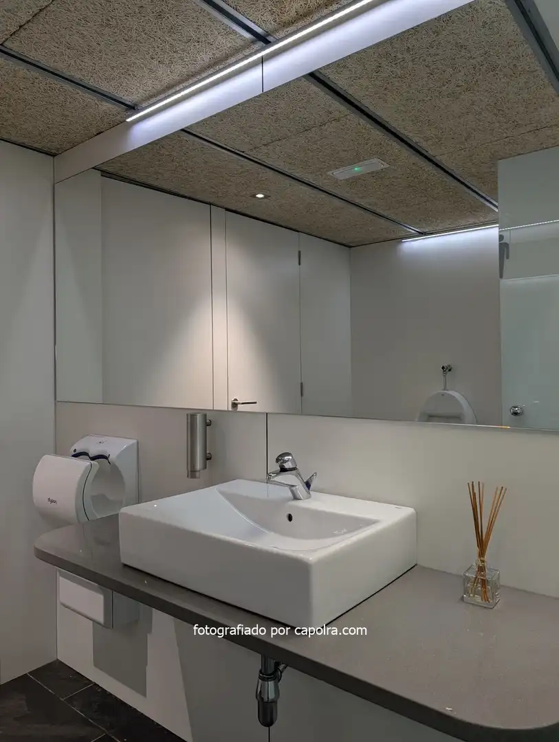 Bathroom of Office for rent in Sarrià - Sant Gervasi