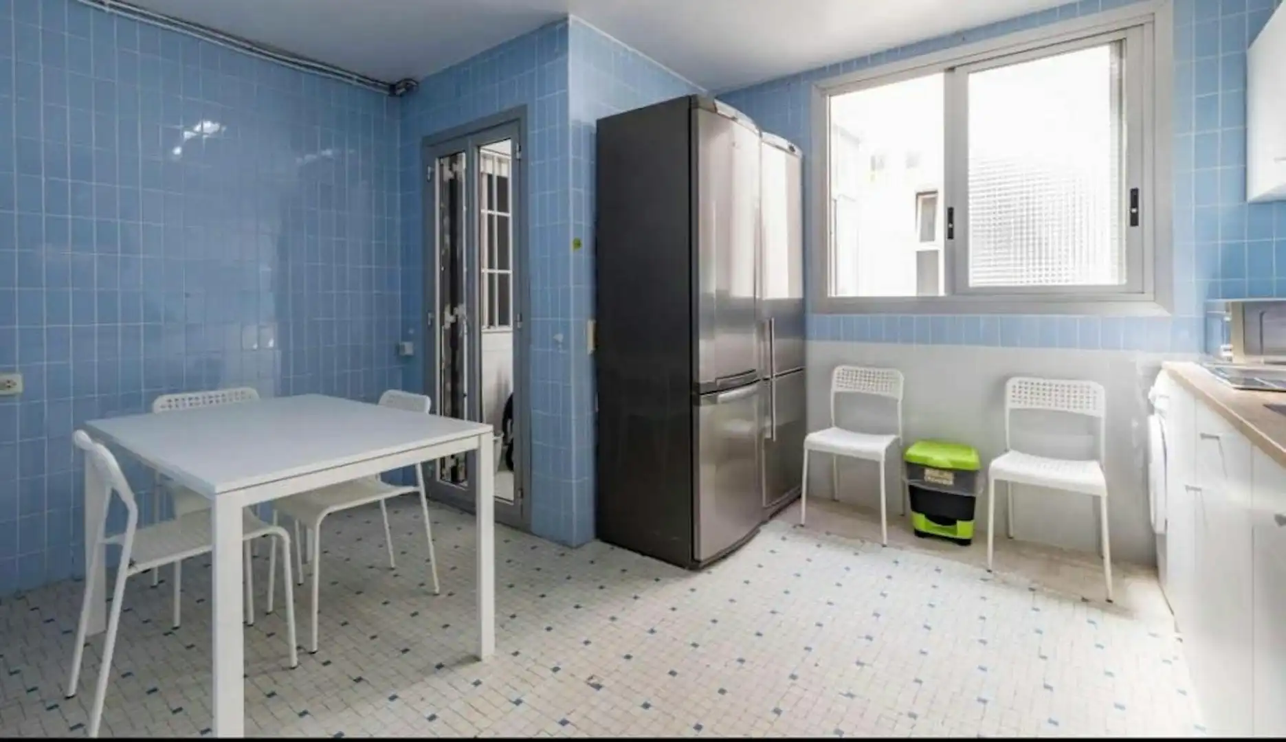 Kitchen of Flat for share in Valencia  with Washing machine and Internet