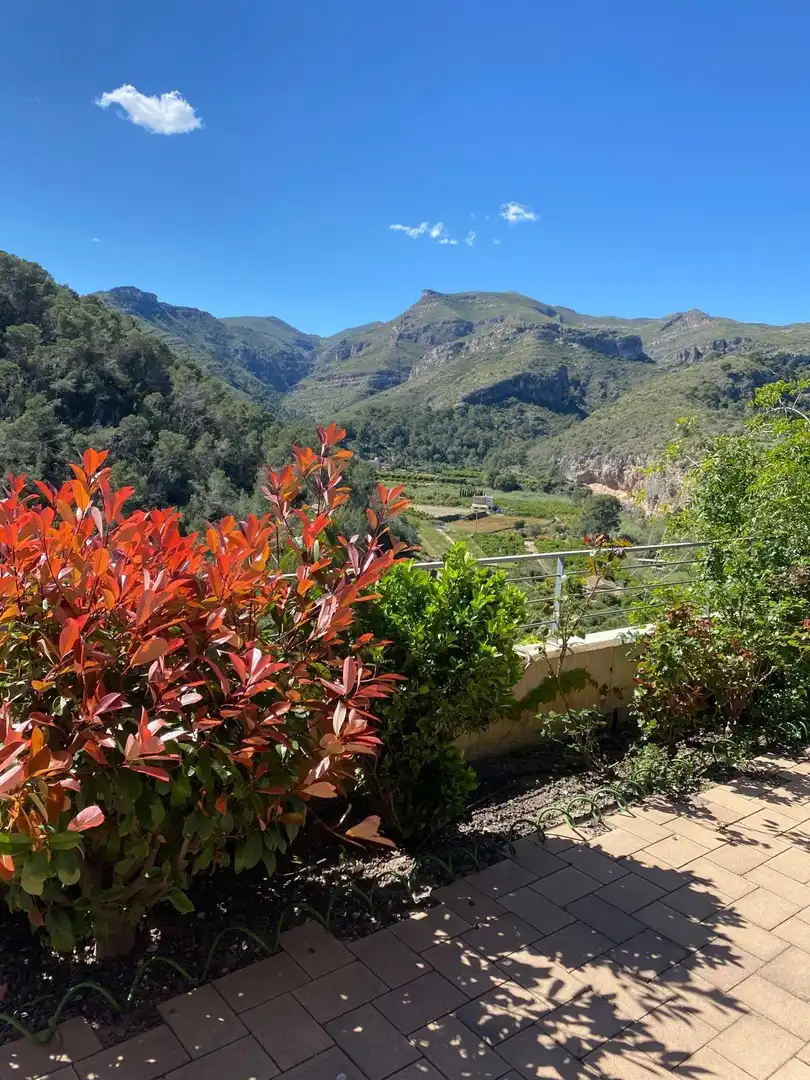 Vista exterior de Casa o xalet en venda en Ròtova amb Aire condicionat, Calefacció i Jardí privat