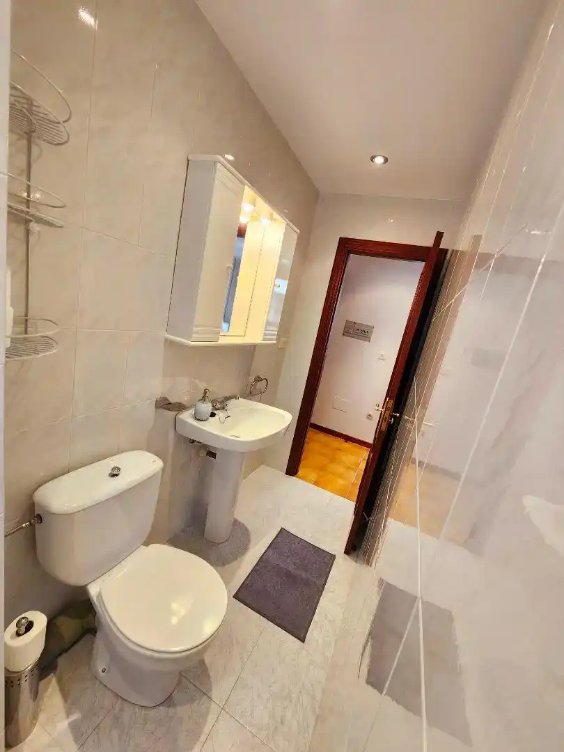 Badezimmer von Wohnung zur Miete in Laxe