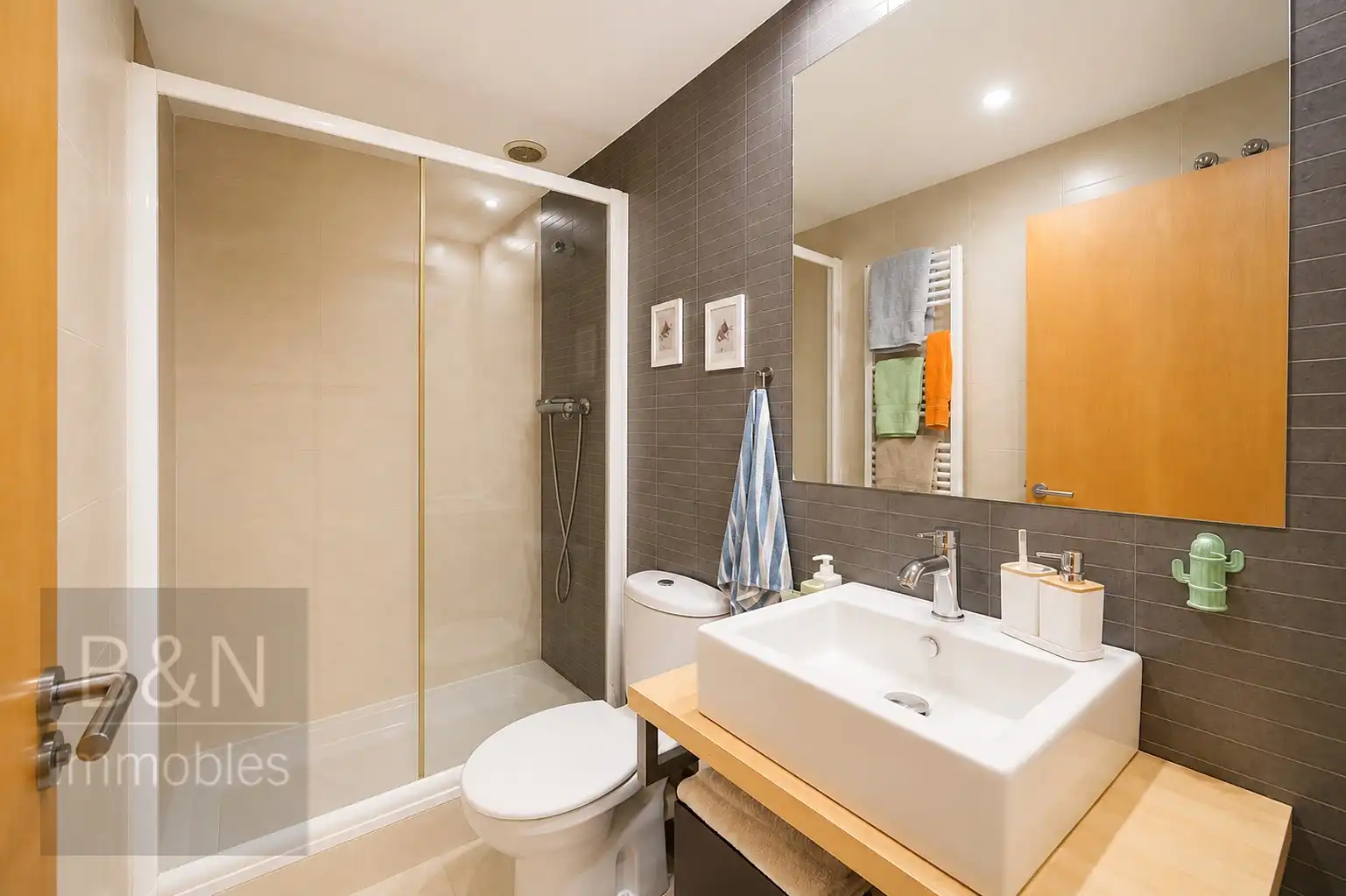 Bathroom of Flat for sale in Terrassa  with Air Conditioner, Heating and Terrace