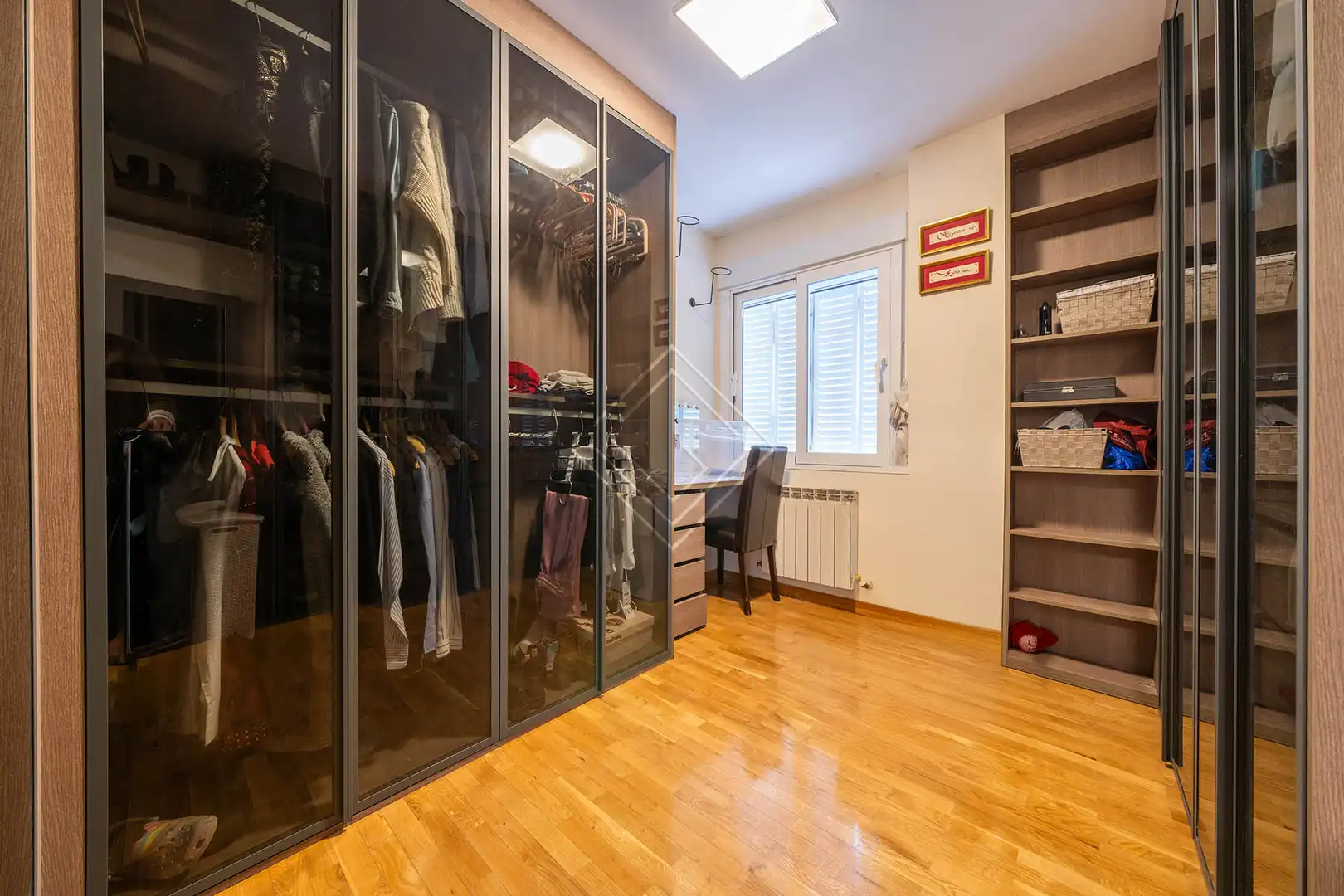 Habitación de Casa adosada en venta en Pozuelo de Alarcón con Aire acondicionado, Jardín privado y Terraza