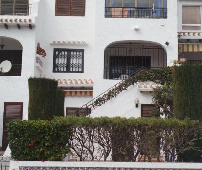 Foto 1 de Casa adosada en venda a  Tramontana, Cabo Roig, Alicante