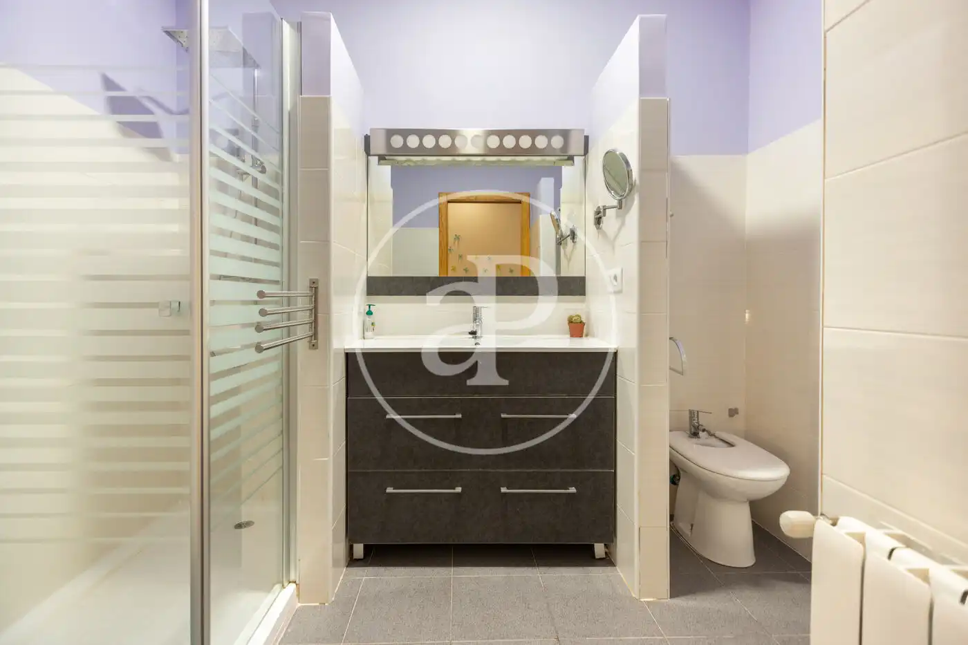Badezimmer von Wohnung zur Miete in Valencia mit Klimaanlage, Heizung und Möbliert