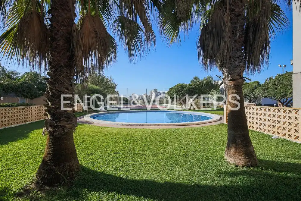 Schwimmbecken von Wohnung zur Miete in El Puig de Santa Maria mit Klimaanlage, Heizung und Privatgarten