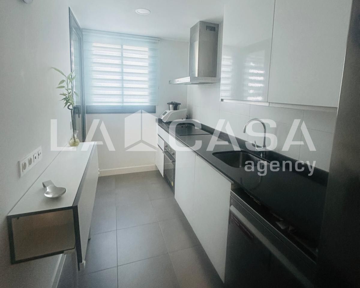 Cocina de Piso en venta en Dos Hermanas con Terraza, Trastero y Piscina