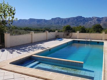 Casa rústica con piscina en venta en RESIDENCIAL