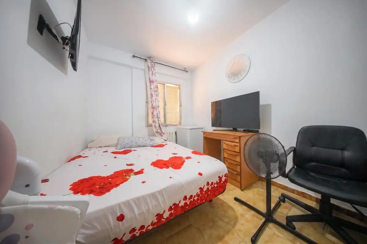 Habitación de Piso en venta en Madrid con Calefacción, Terraza y Amueblado